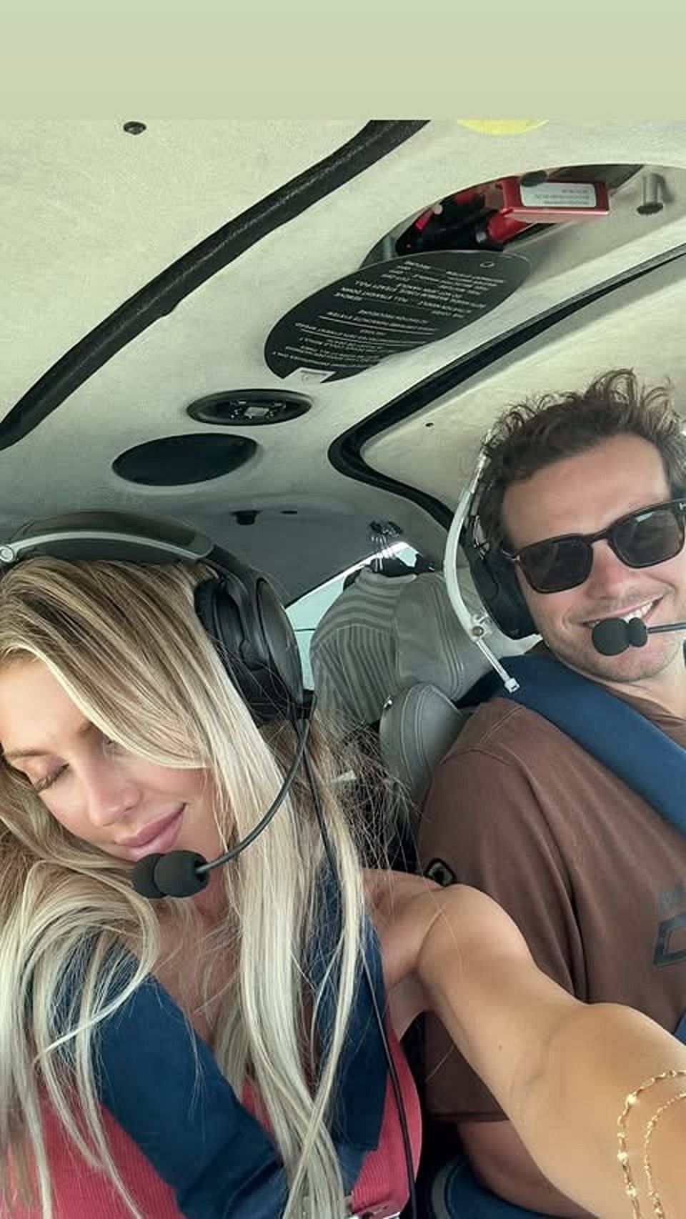 Dolphins' Jake Bailey turns pilot for wife Bailey en route to NYC/@bailey.bailey__